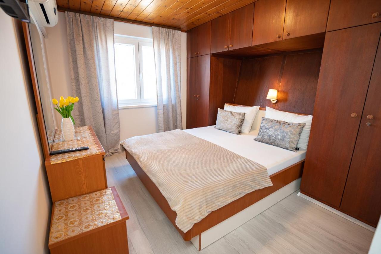 Rooms Magnolia With Pool Novalja Exterior foto
