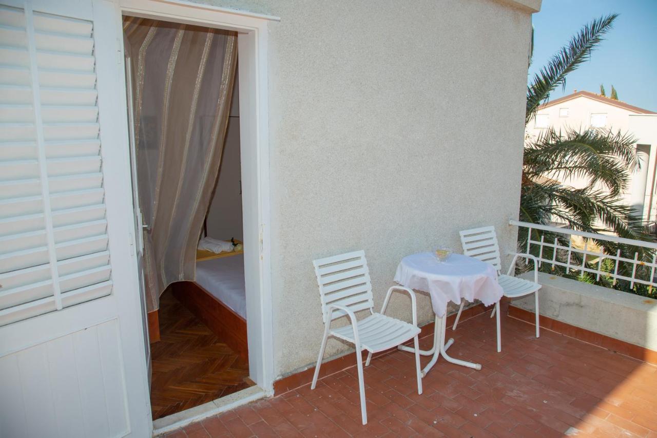 Rooms Magnolia With Pool Novalja Exterior foto