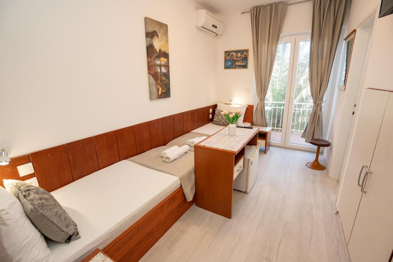 Rooms Magnolia With Pool Novalja Exterior foto