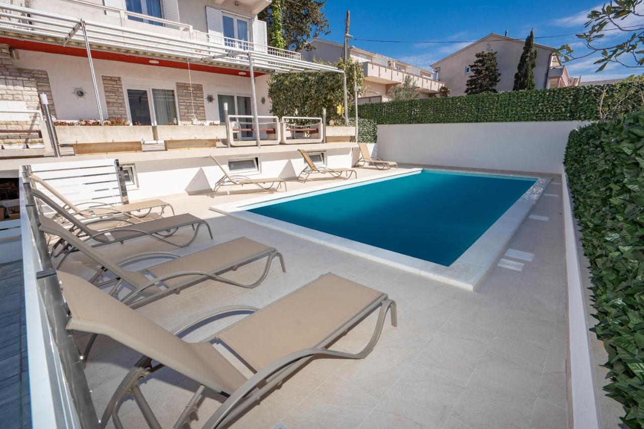 Rooms Magnolia With Pool Novalja Exterior foto
