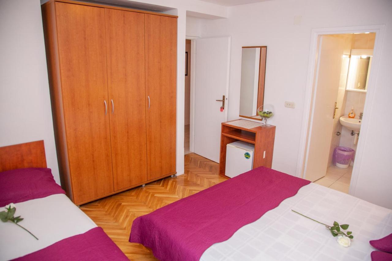 Rooms Magnolia With Pool Novalja Exterior foto